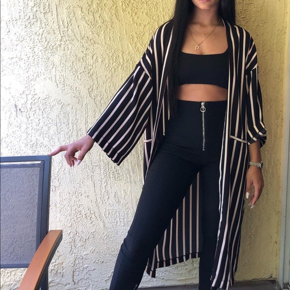 Black/white Kimono - Picture 1 of 3